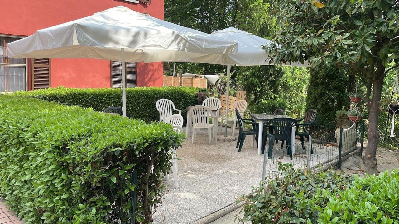 Mosci'S Bed & Beer Bed and Breakfast San Damiano dʼAsti Buitenkant foto